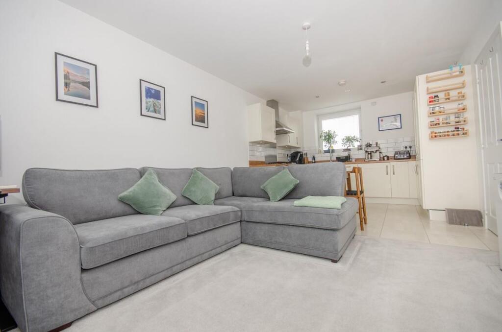 Apartment in Kingswood, Lyde Green, Emersons Green - View 3