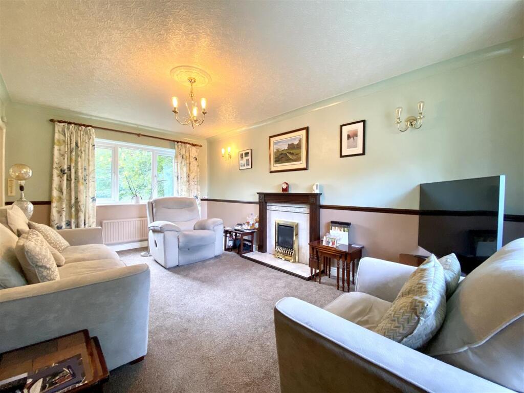 House in Calderdale, Greetland, Lindwell - View 5