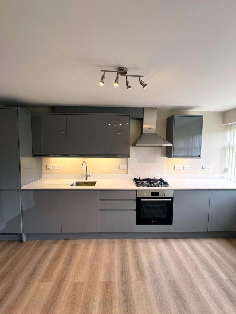 Apartment in Slough - View 2