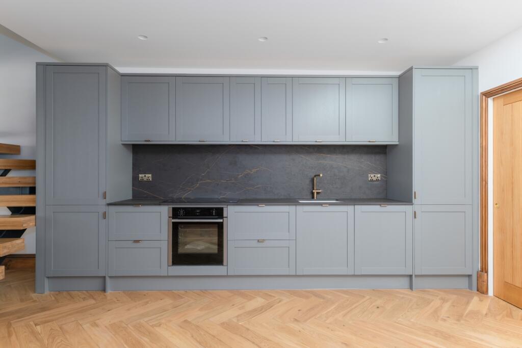 House in London - View 5