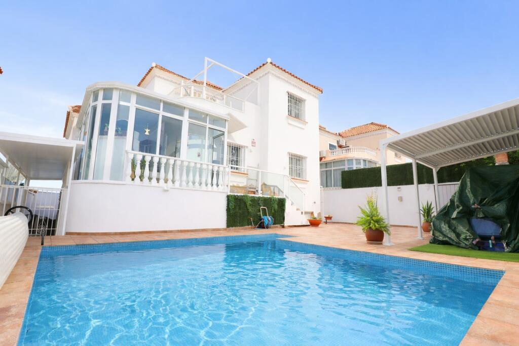Main image of property: Valencia, Alicante, Villamartin
