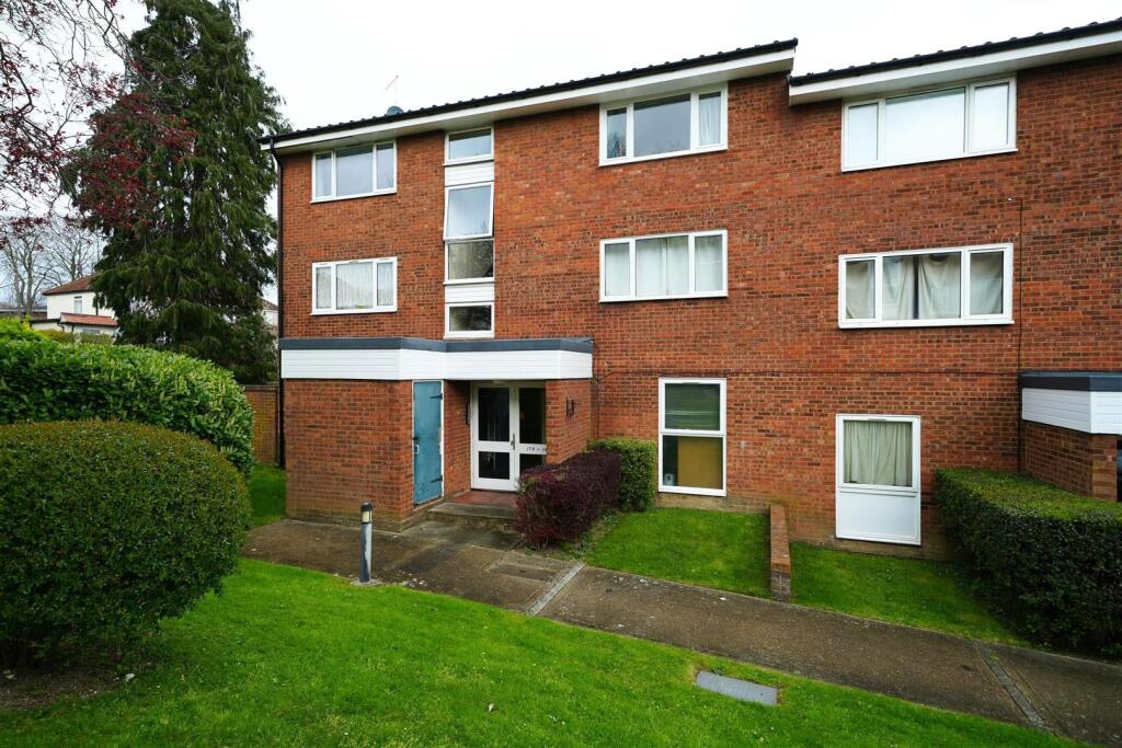 Main image of property: Woodpecker Mount, Pixton Way, Forestdale, Croydon