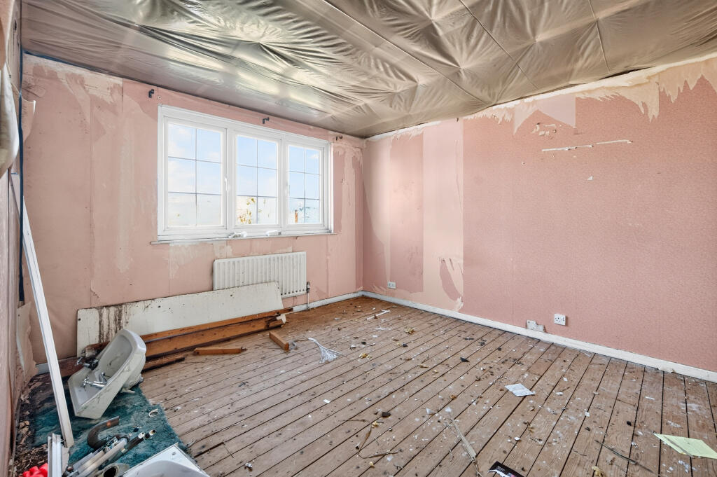 House in London, Gallows Corner, Harold Hill - View 5