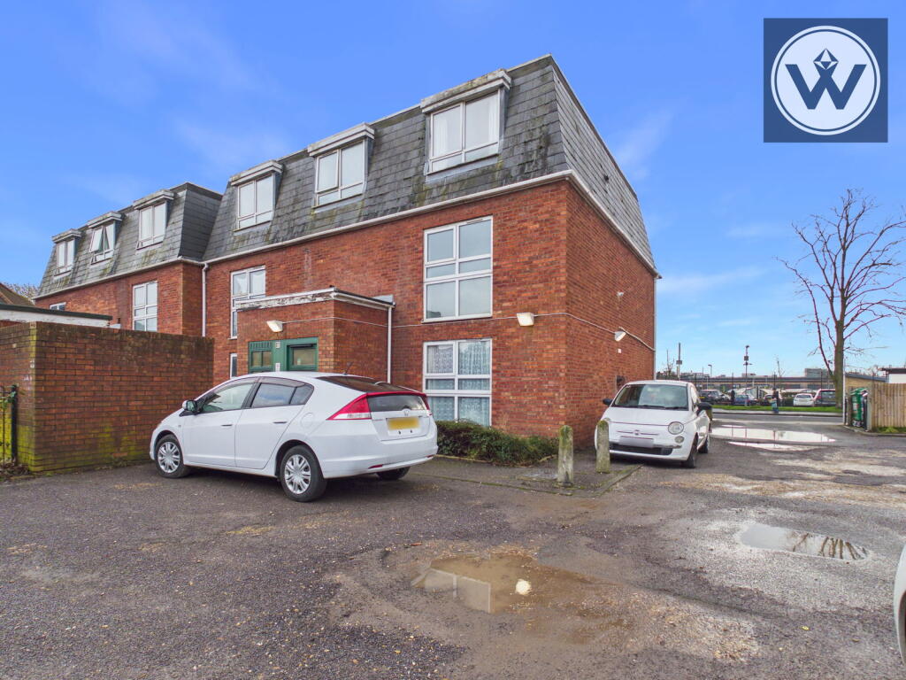Main image of property: Botwell Common Road, Hayes, UB3 1JA