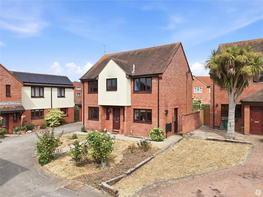 Main image of property: Berry Vale, South Woodham Ferrers, Chelmsford, Essex, CM3