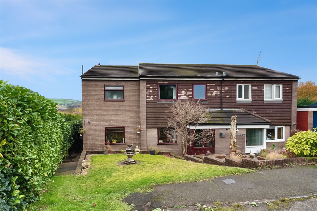 Main image of property: Tenfoot Close, Glossop