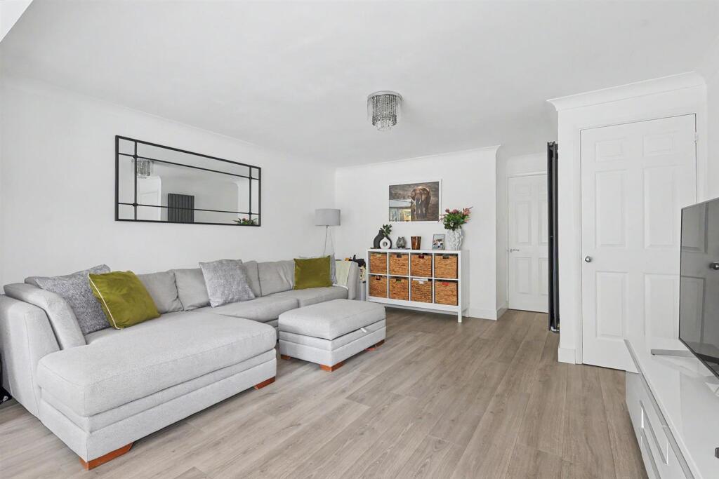 House in Southend-on-Sea - View 5