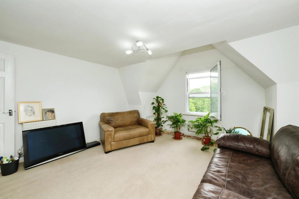 Apartment in Epping Forest, Waltham Abbey - View 3
