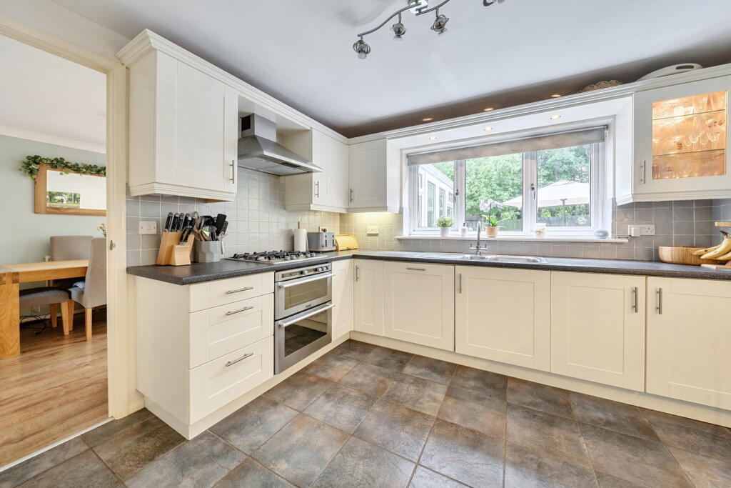 Whitestones Basingstoke RG22 4QY - View 3