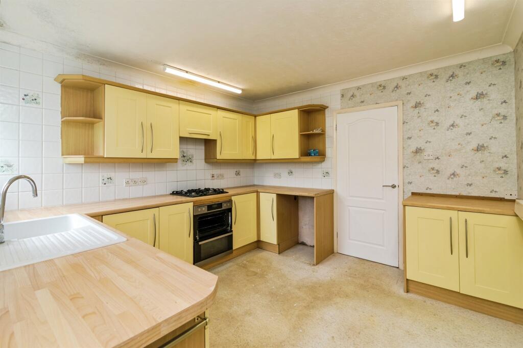 House in East Suffolk, Lowestoft - More