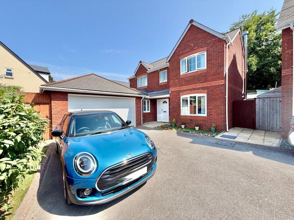 Main image of property: Old Church Close,South Cornelly,Bridgend,CF33 4SG