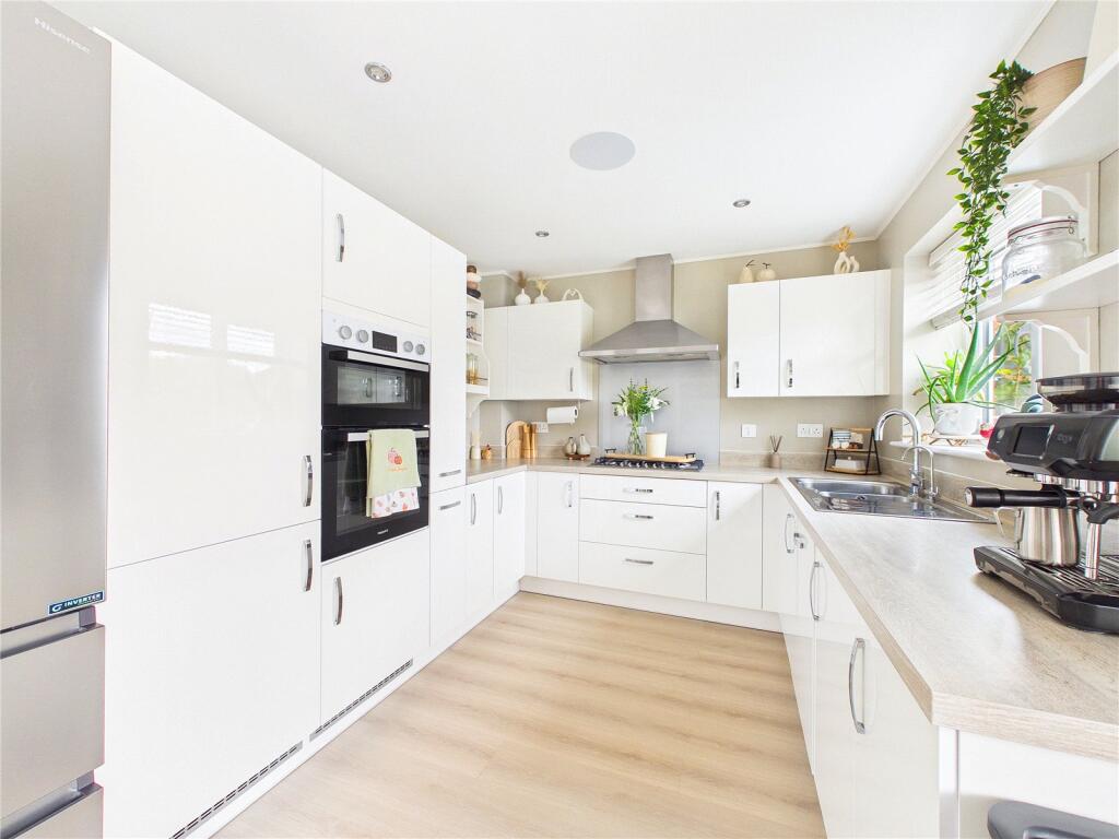 House in Worcester - View 5