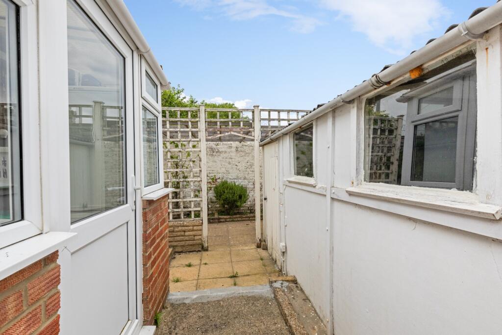 Ashcroft Close Shoreham photo 4