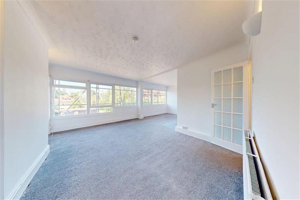 Main image of property: St Winifreds Close, Chigwell, IG7