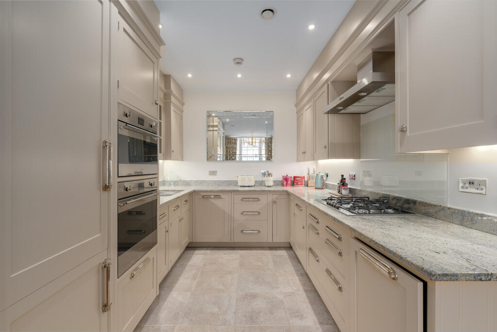 House in London - View 5