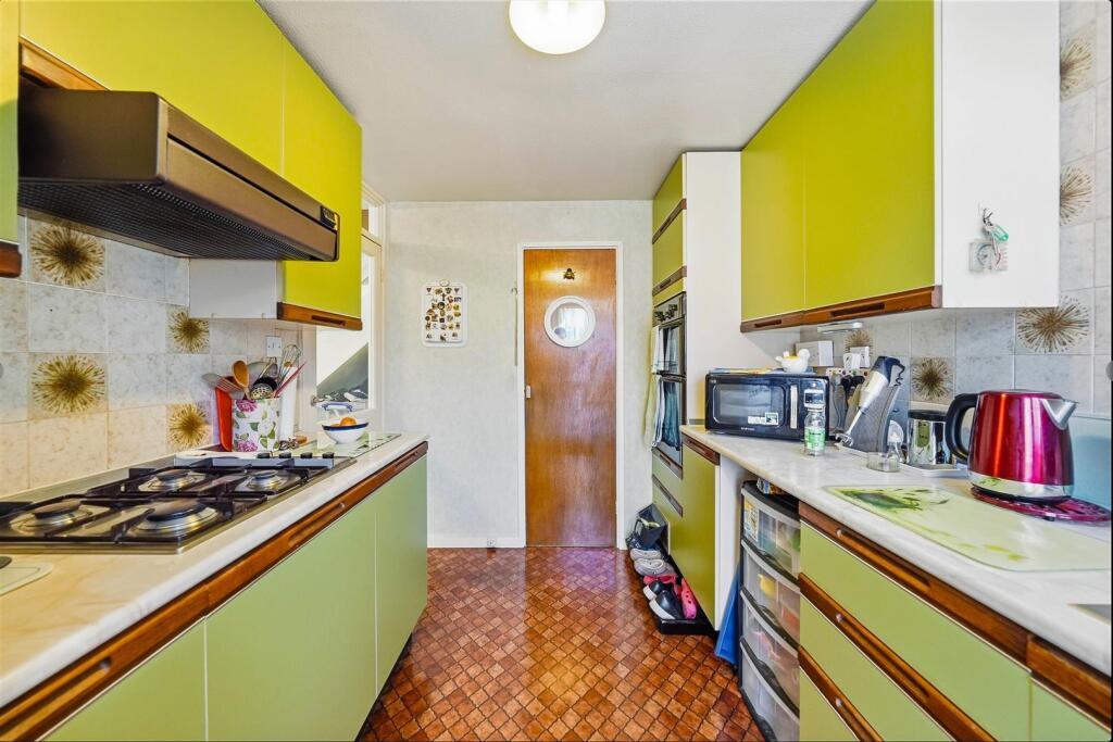 House in London, Wansunt, Coldblow - More