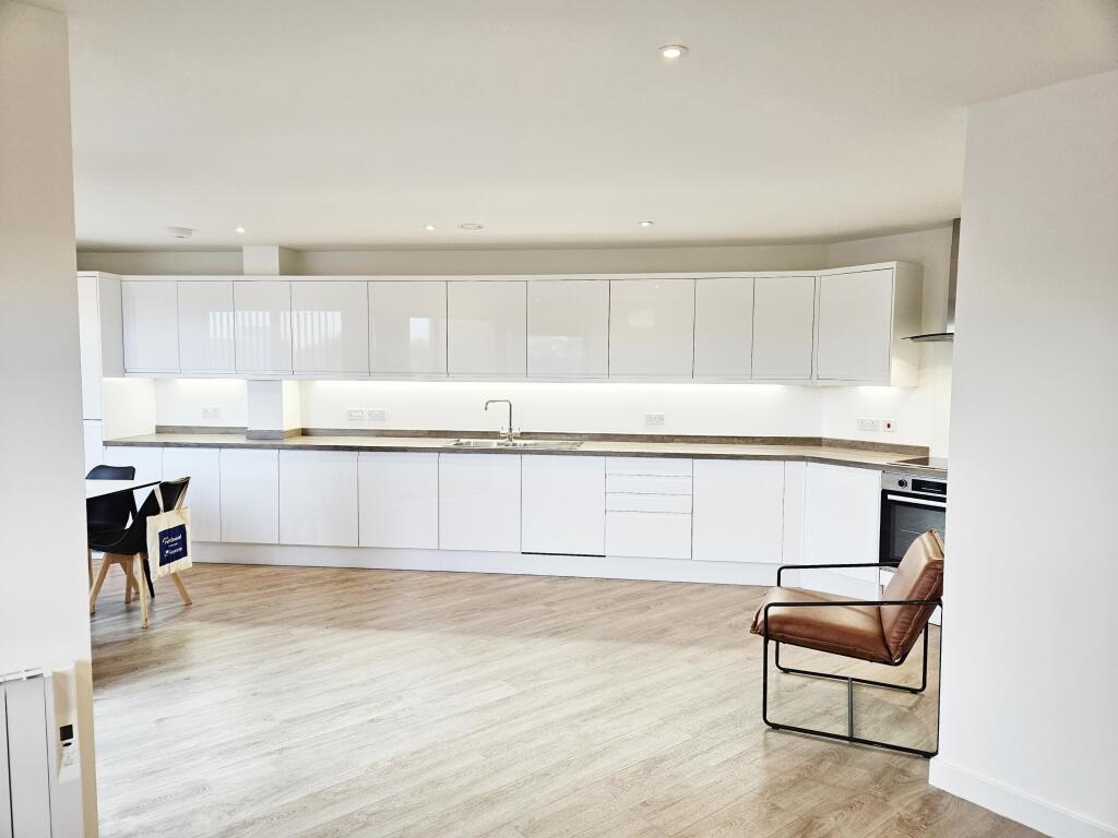 Apartment in Ashford, Kent - View 4