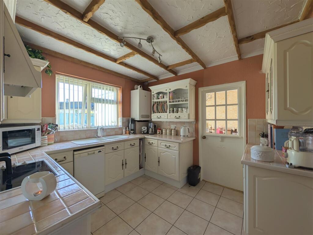 House in Gloucester - View 3