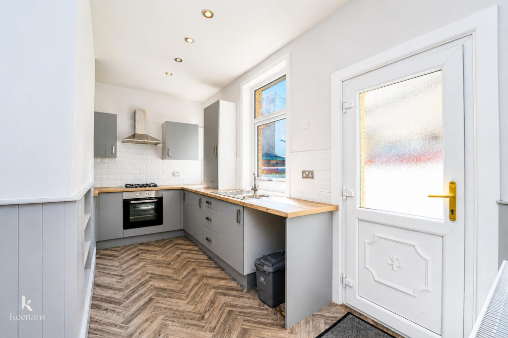 House in Burnley, Rose Grove - View 4