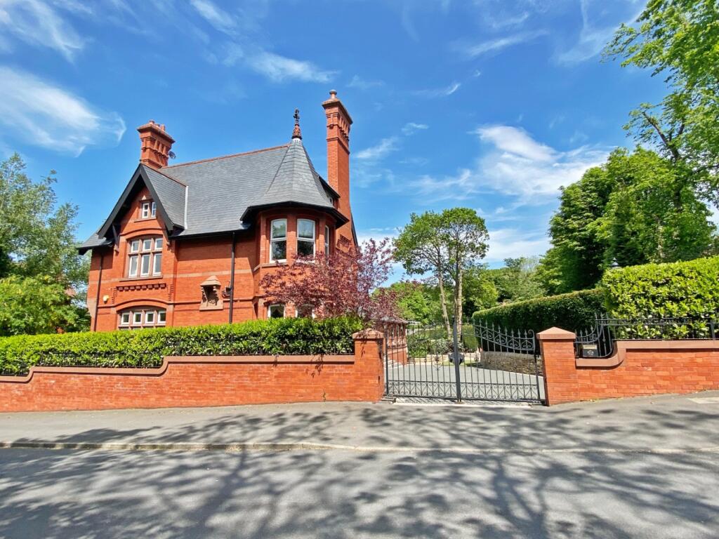 7-bed detached on Old Road, Stalybridge, SK15 2RG, £930,000