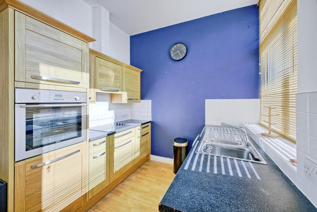 Apartment in Upton, St Crispin's - View 3