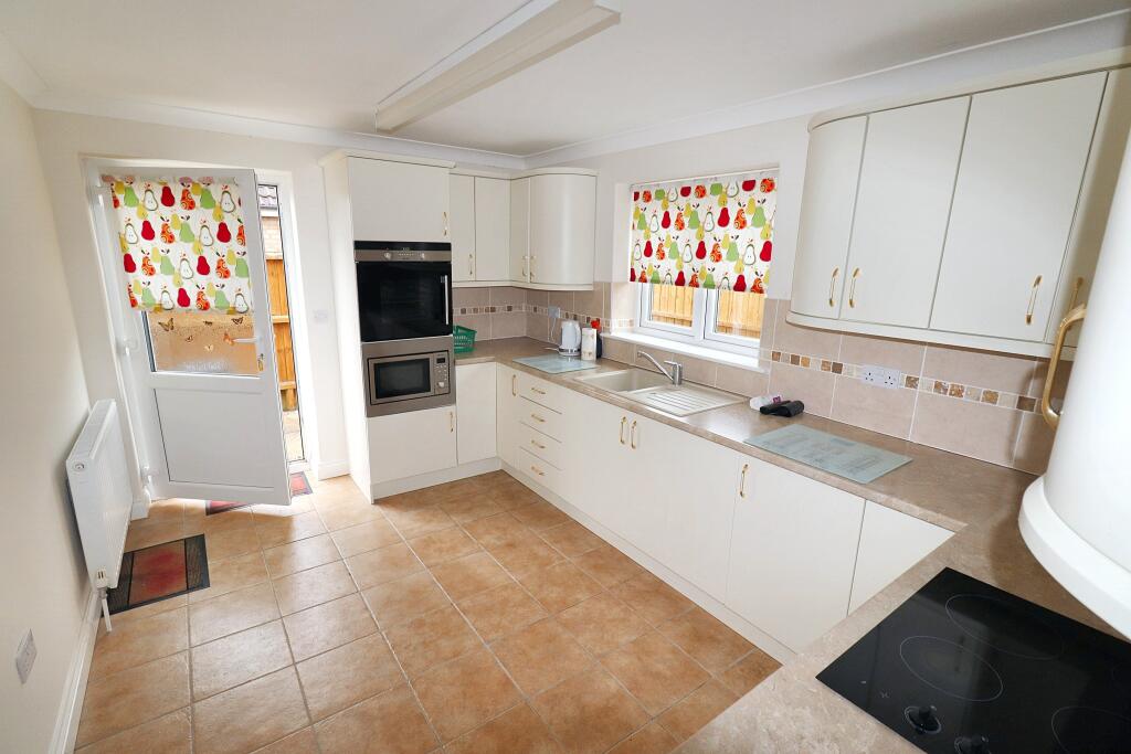 Park Close, Spalding, PE11 photo 2