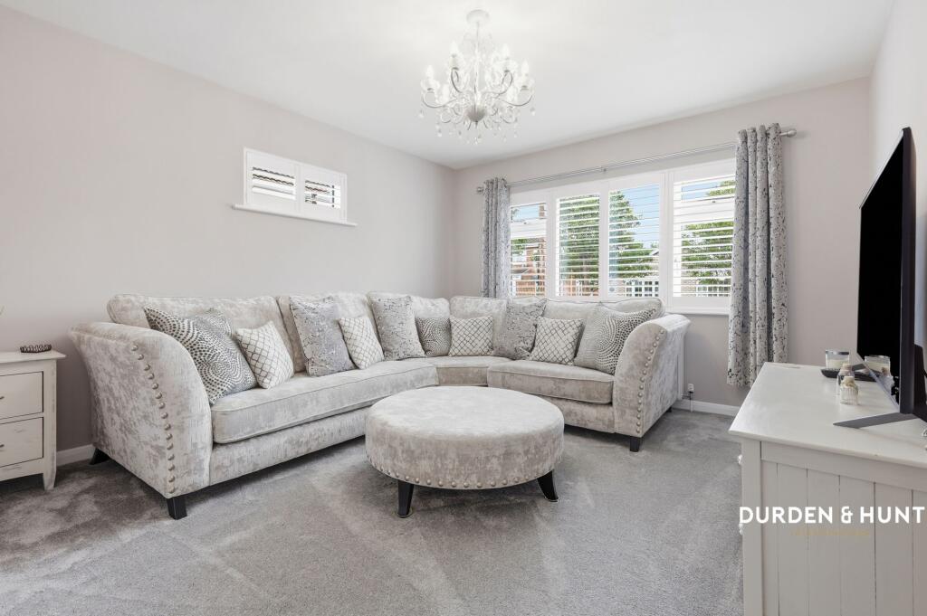 House in Rochford, Rayleigh - More
