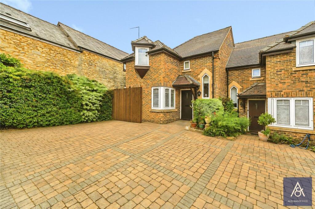 Main image of property: High Street, Brackley, Northamptonshire