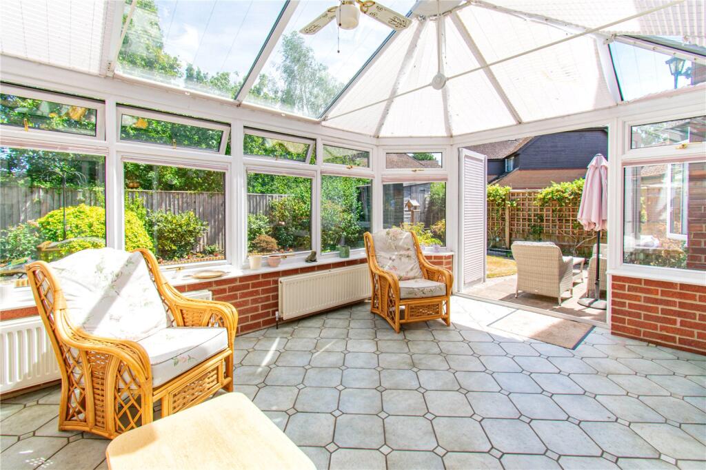 Harvest Green, Newbury, Berkshire, RG14 - More