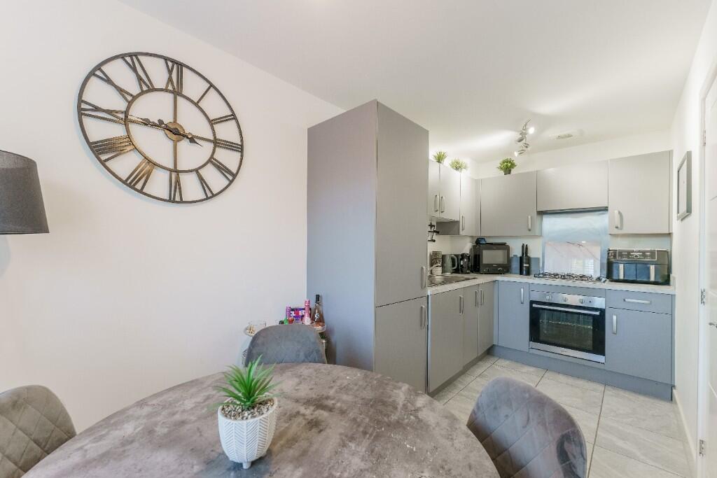 Hawthorne Close, Pontefract, West Yorkshire, WF8 photo 2