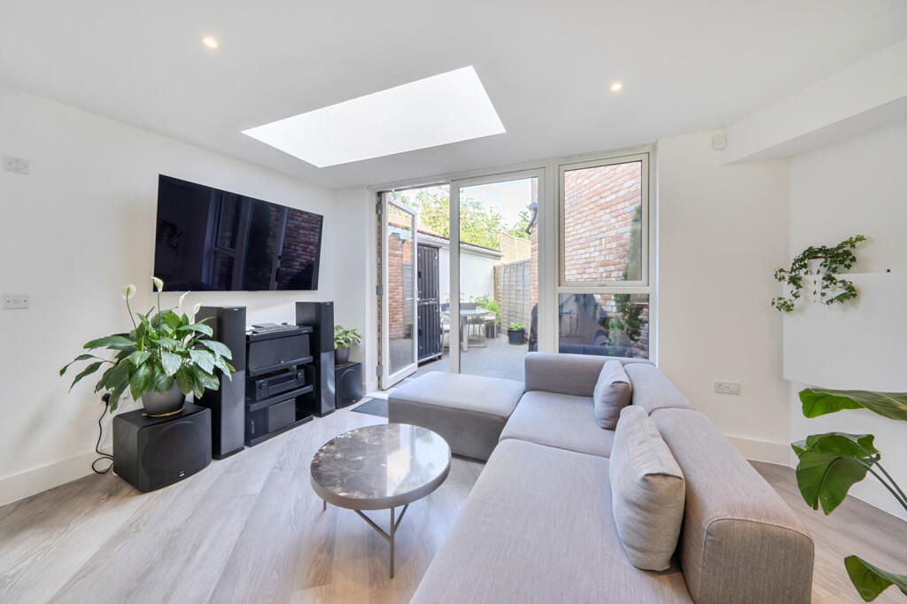 House in London, Temple Fortune - View 4
