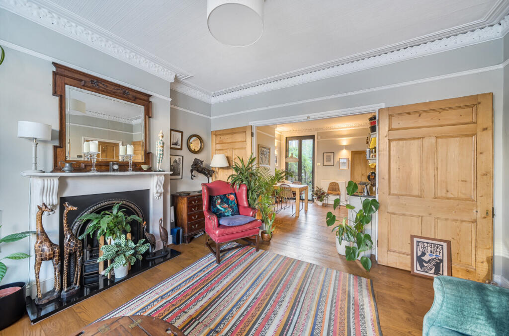 Apartment in London - View 5