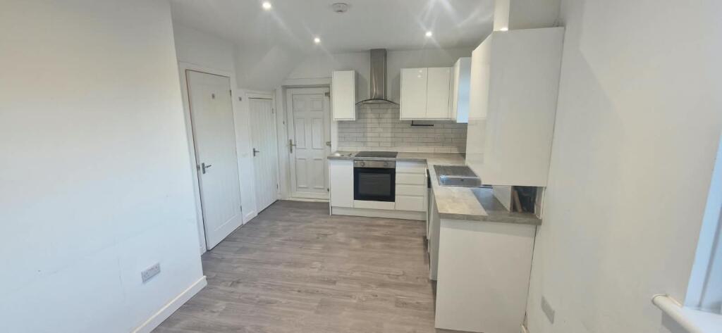 House in Edinburgh, Midlothian - View 4