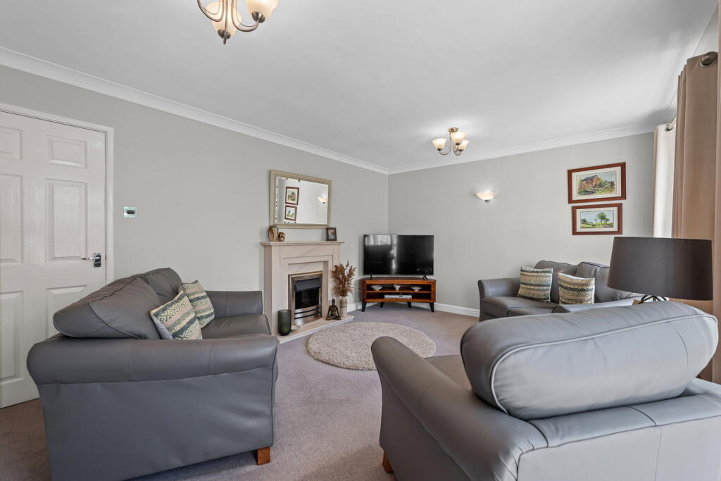 House in Stoke-on-Trent - View 2
