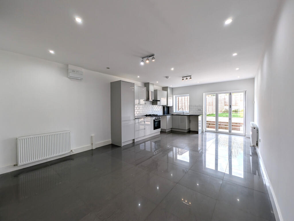 Main image of property: Painthorpe Lane, Hall Green, Wakefield, West Yorkshire