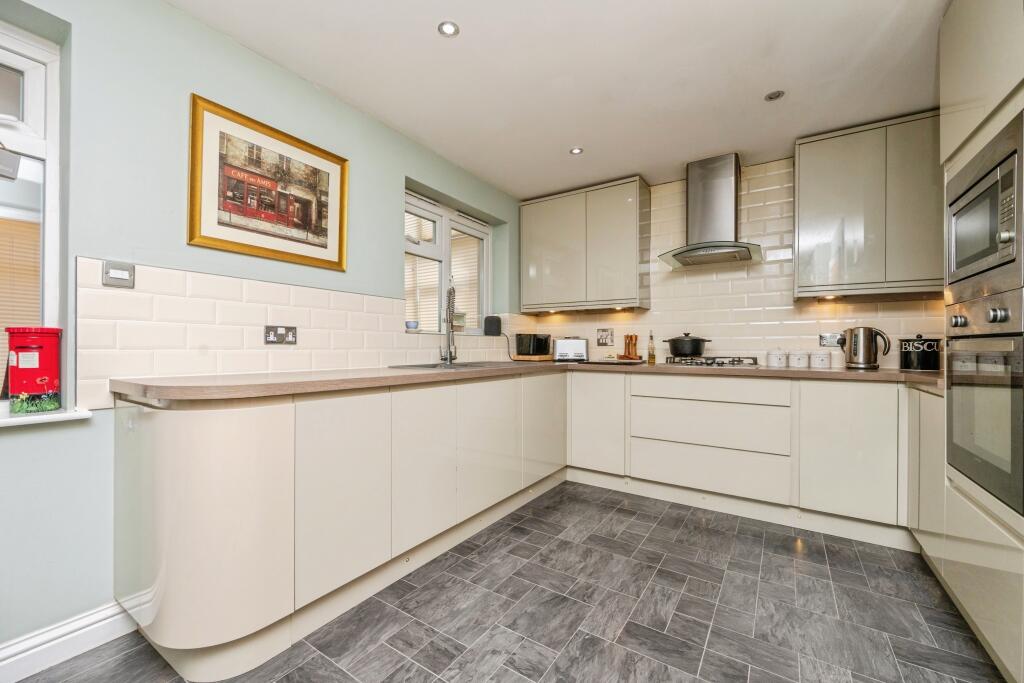 Engadine Road, Bromsgrove, B60 photo 2