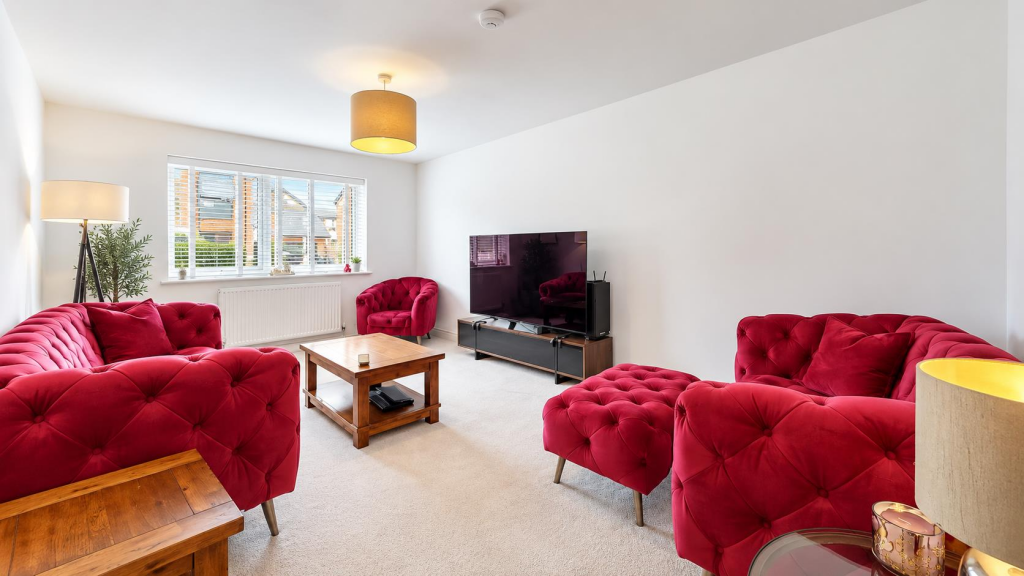 House in Milton Keynes, Whitehouse - View 2