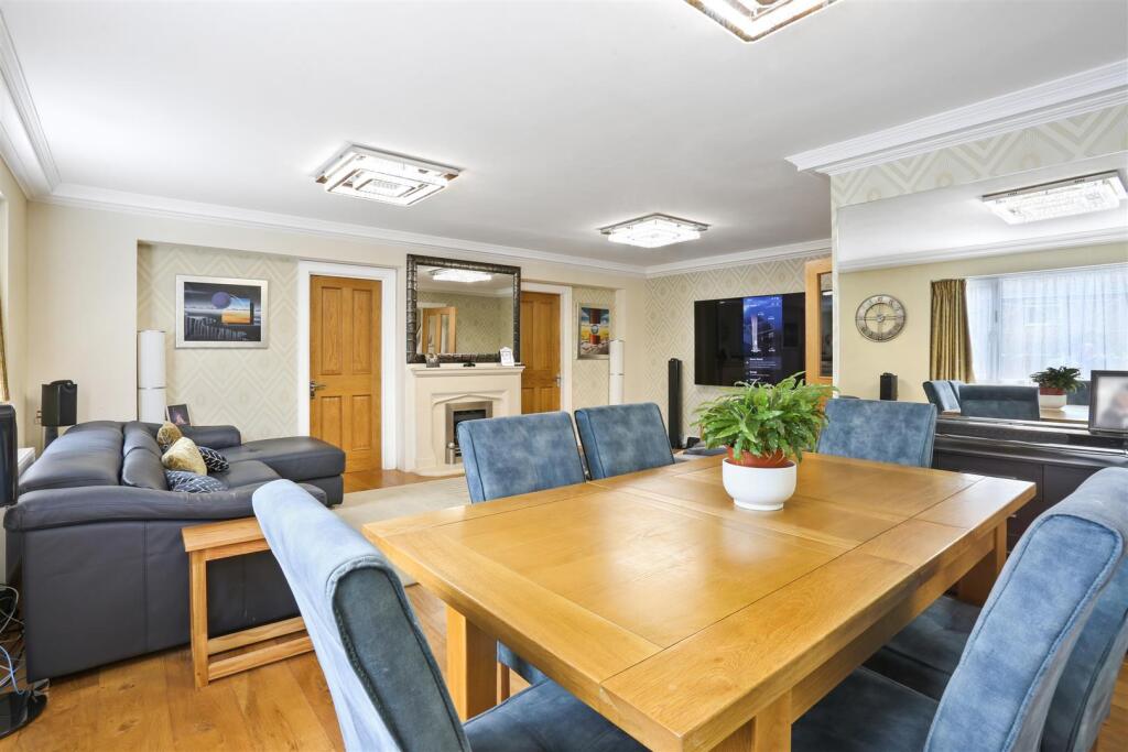 North Acre, Banstead photo 4