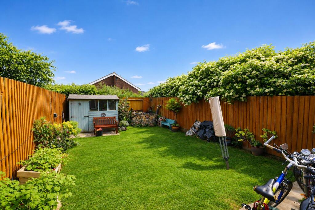 House in Rushden, North Northamptonshire - View 2