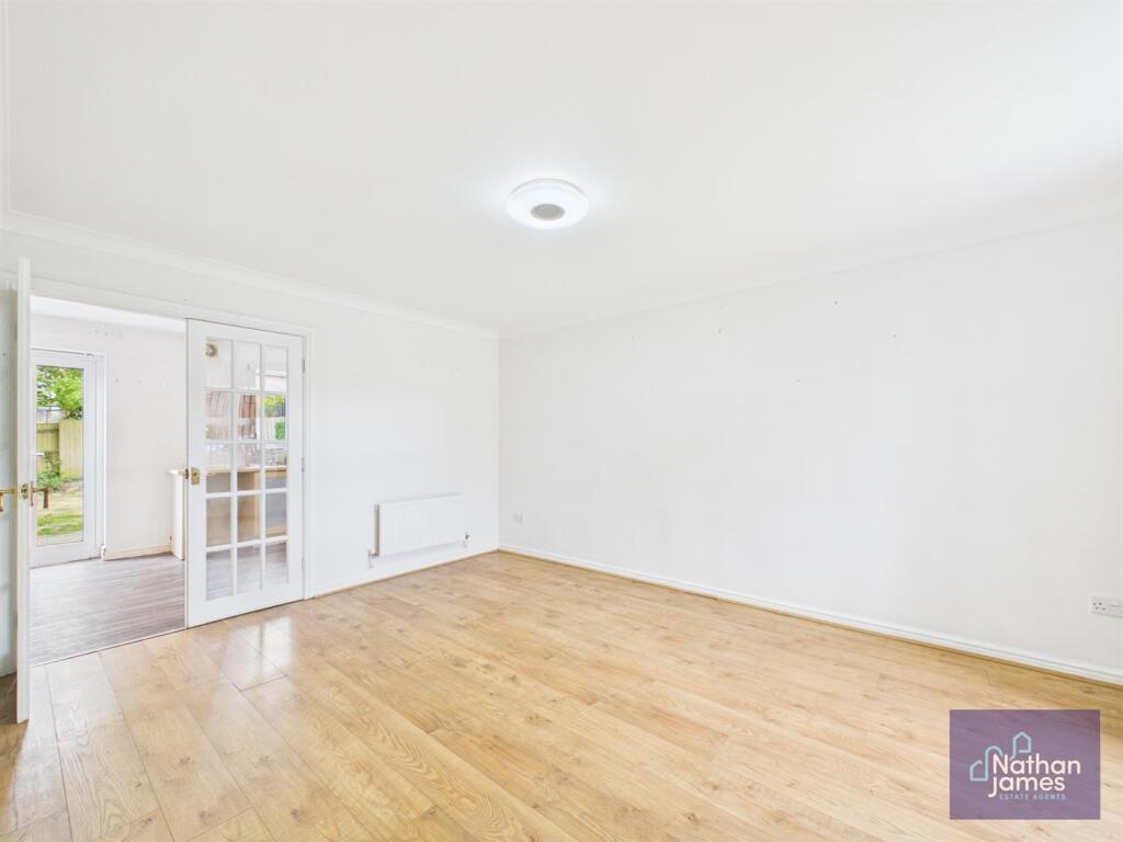 Kensington Park, Magor, Caldicot - More