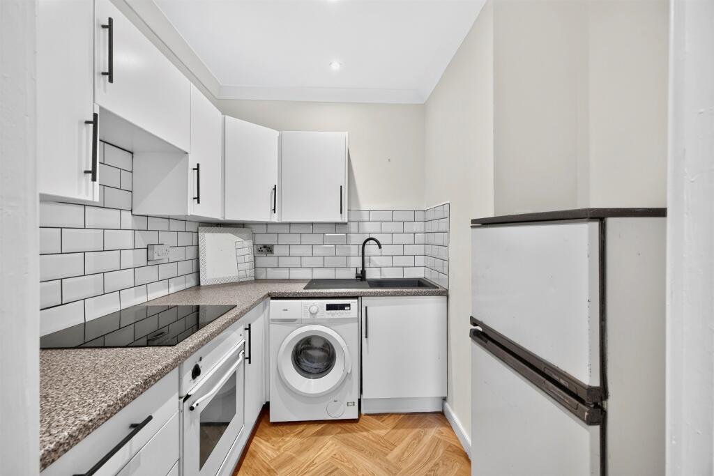 Apartment in Paisley - More