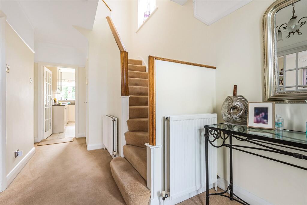 House in London - View 2