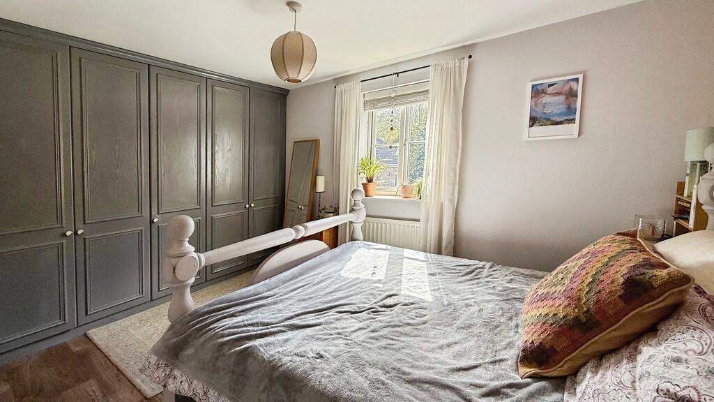 Additional image 10 of Kissing Batch, Frome