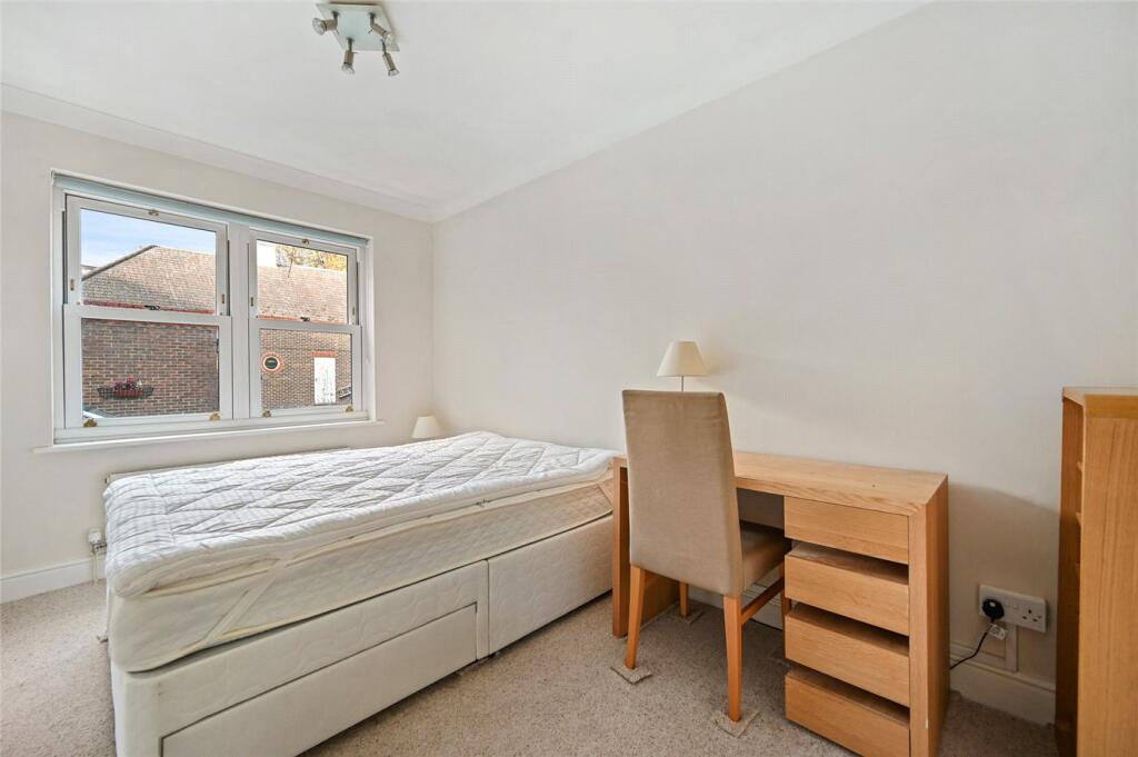 Apartment in London - View 5
