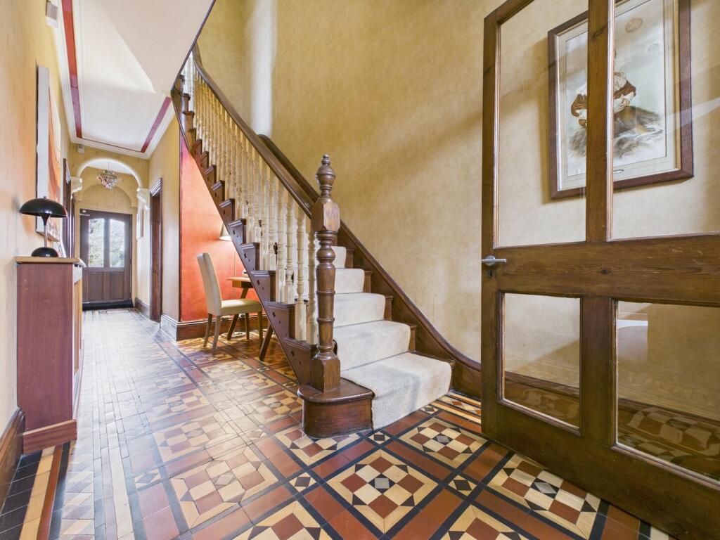 House in Newport - View 5