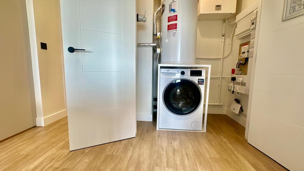 Additional image 13 of Brand New Home - Glasswater Locks, Birmingham, B4