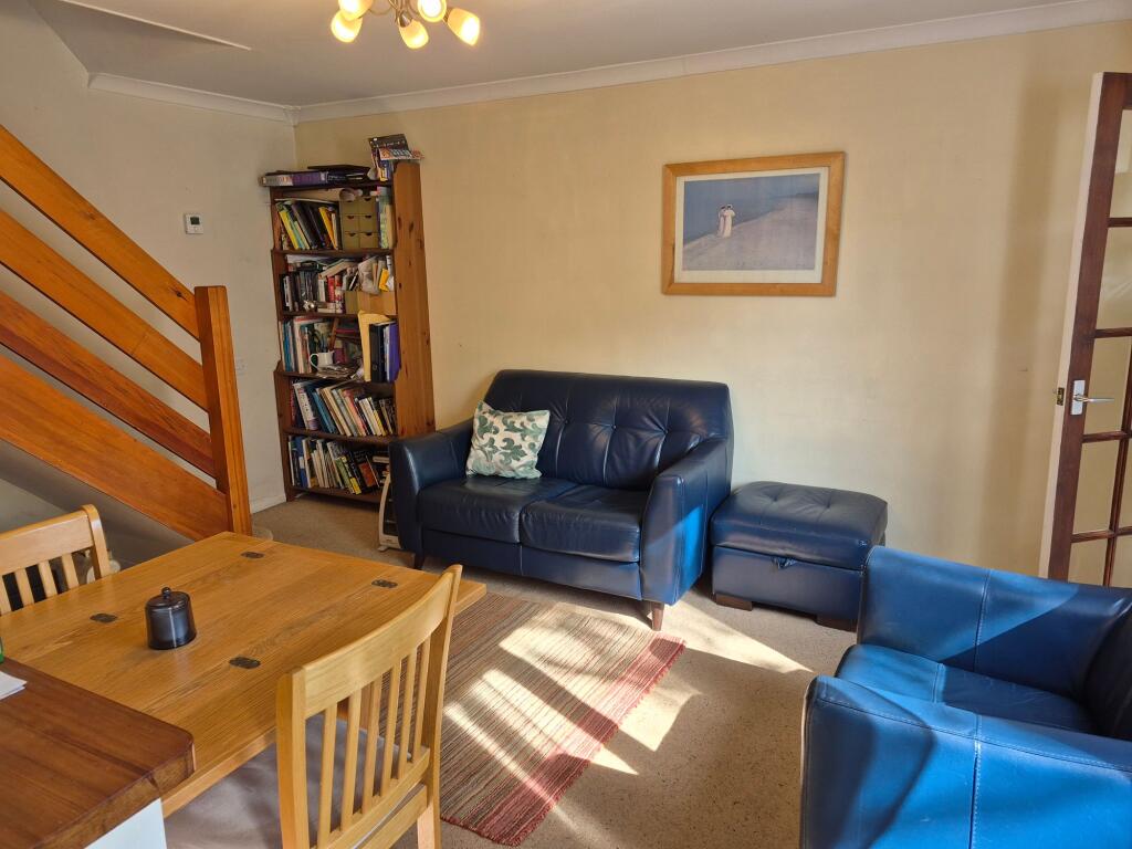 Canterbury Close, Yate, BS37 photo 3
