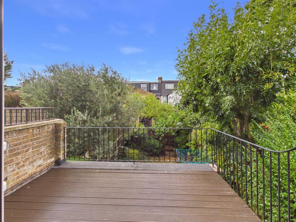 Apartment in London - View 4