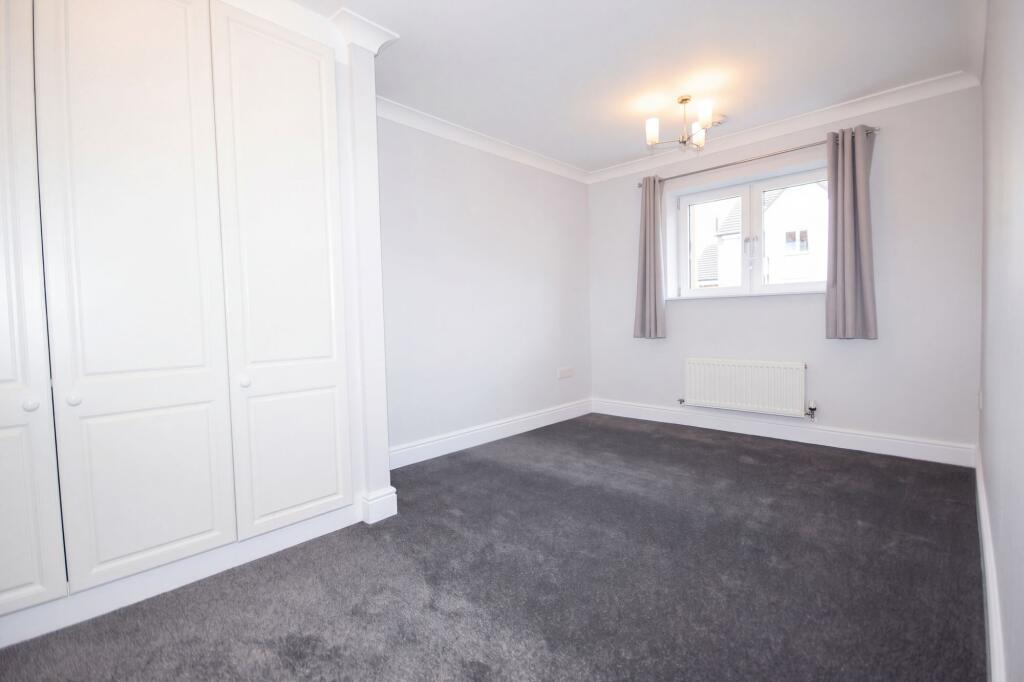 Apartment in Horsham, New Town - View 5