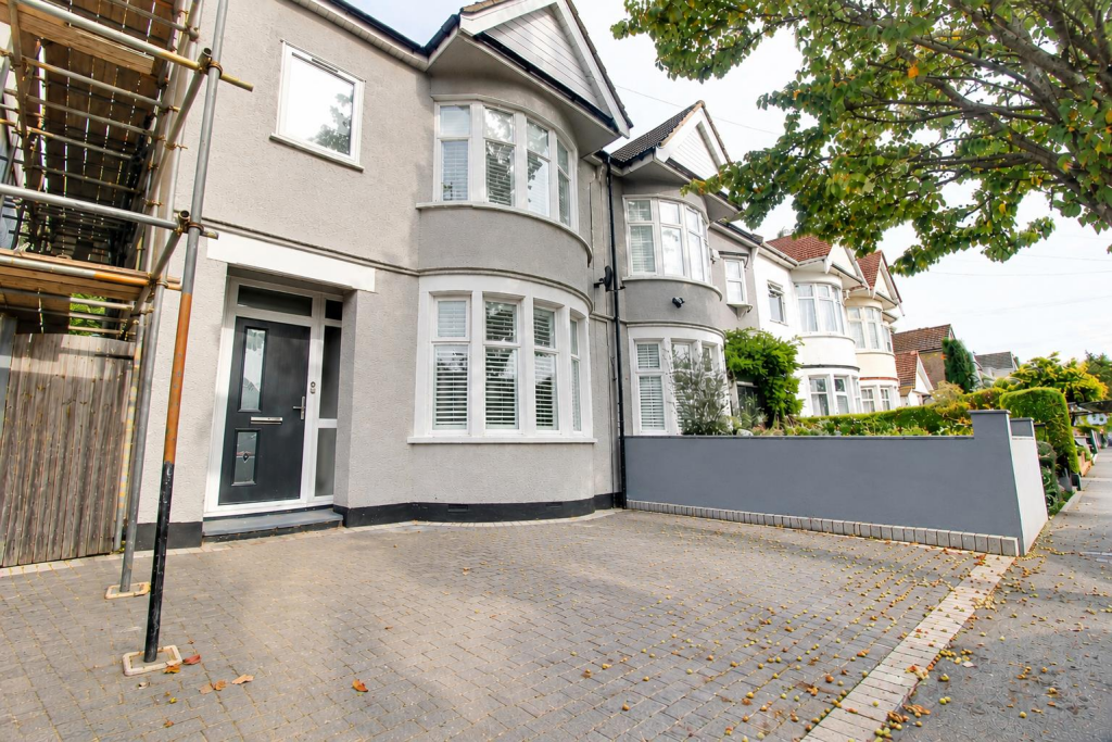 4-bed house on Ennismore Gardens, Southend-on-Sea, £450,000